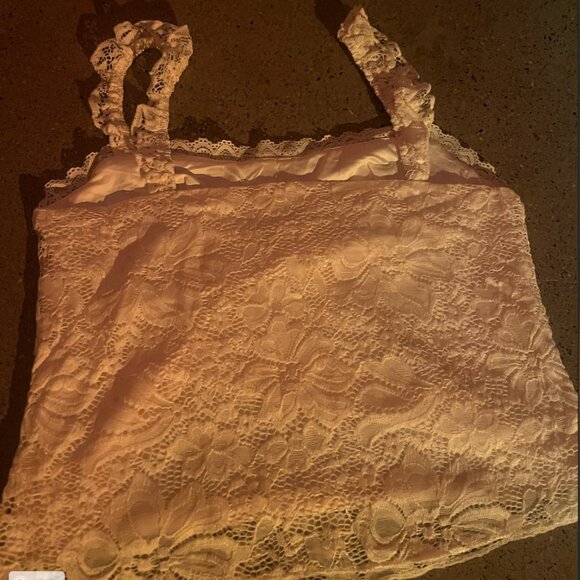 Light yellow lace going out top, size small - Picture 4 of 4
